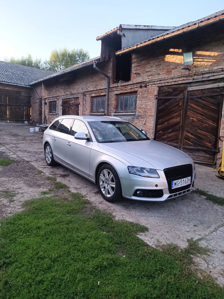 Audi A4b8 2.7tdi automat.