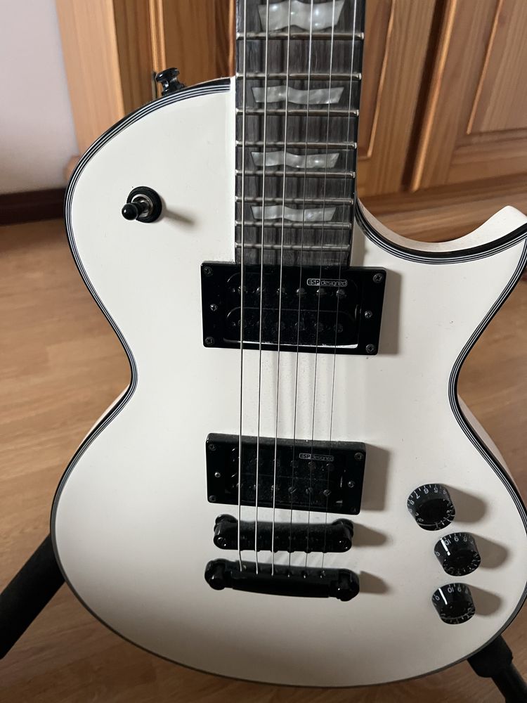 Guitarra ESP LTD - 256 snow white