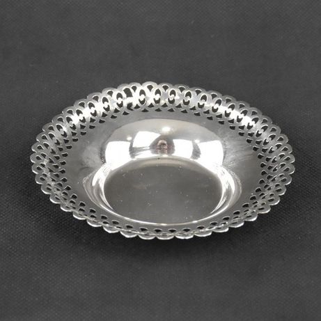 Pequena aneleira em prata recortada