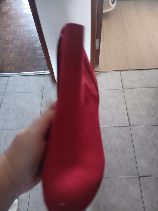Ténis e botas novos