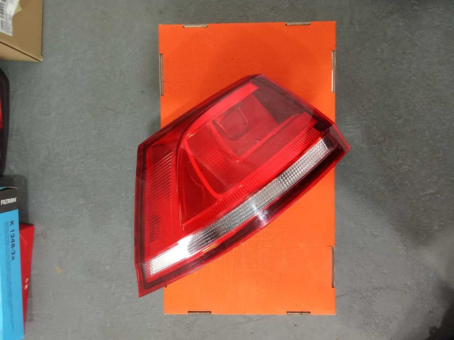 Farolim trás esquerdo