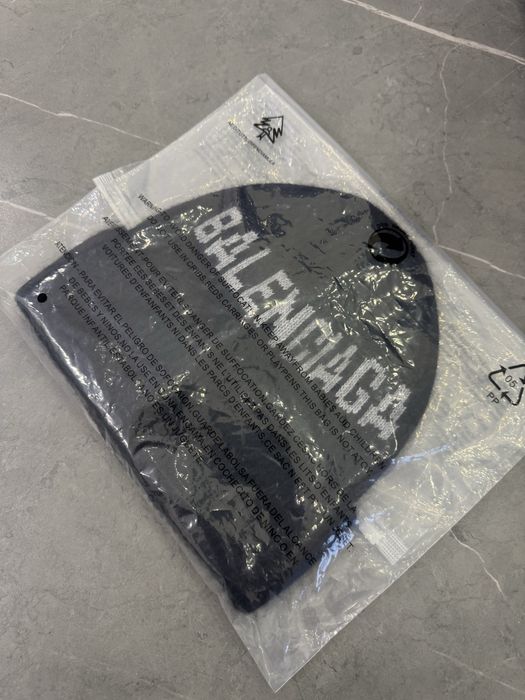 Шапка Balenciaga