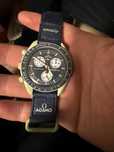 Omega x Swatch Ziemia SO33G100 - zegarek dobry stan
