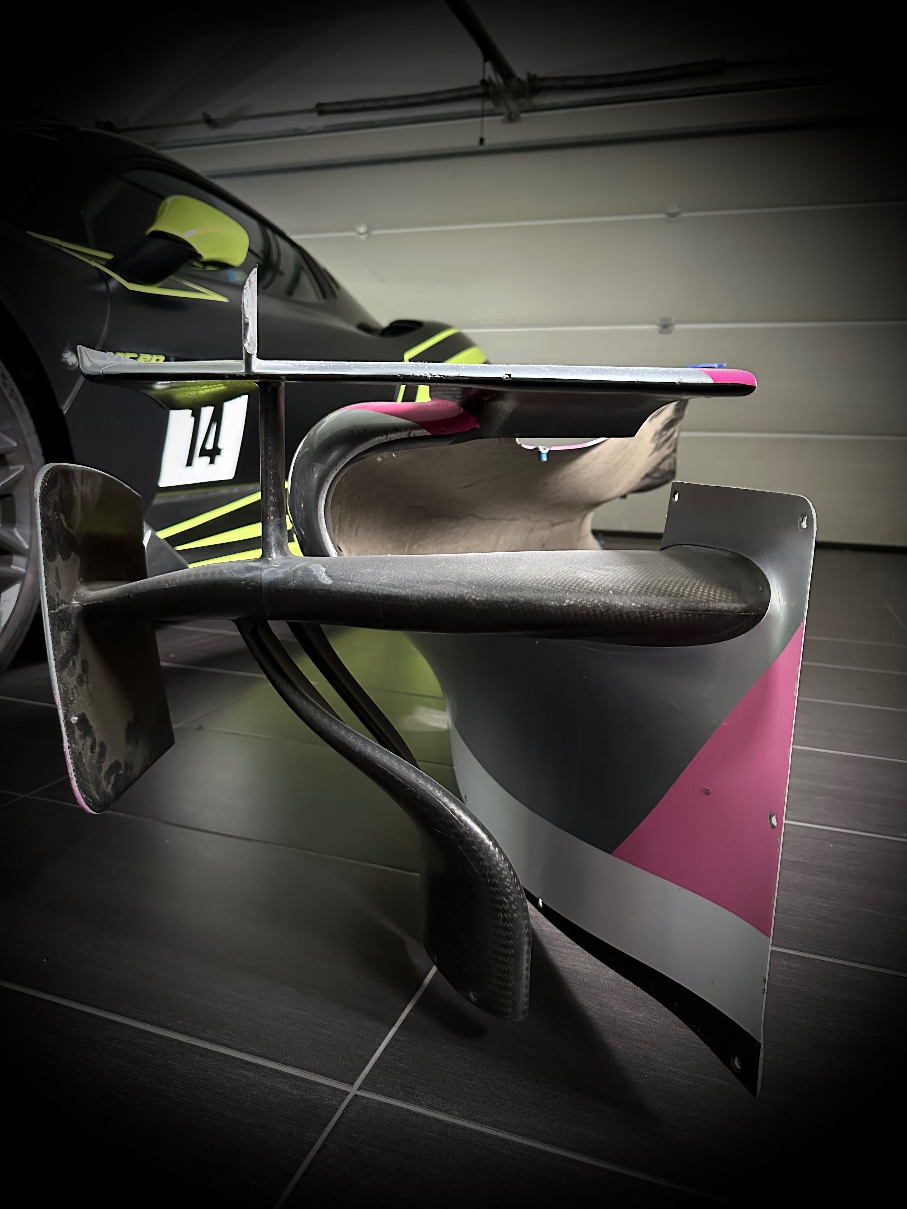F1 Racing Point RP19 prawy sidepod - oryginalna część bolidu F1