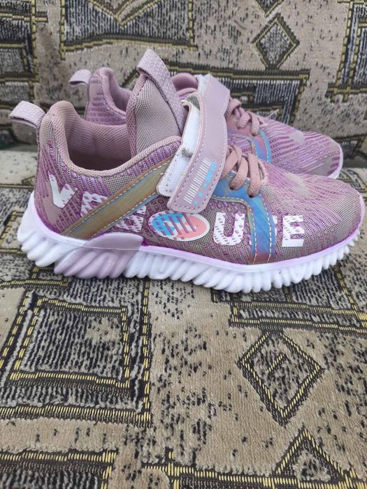 Кроссовки детские