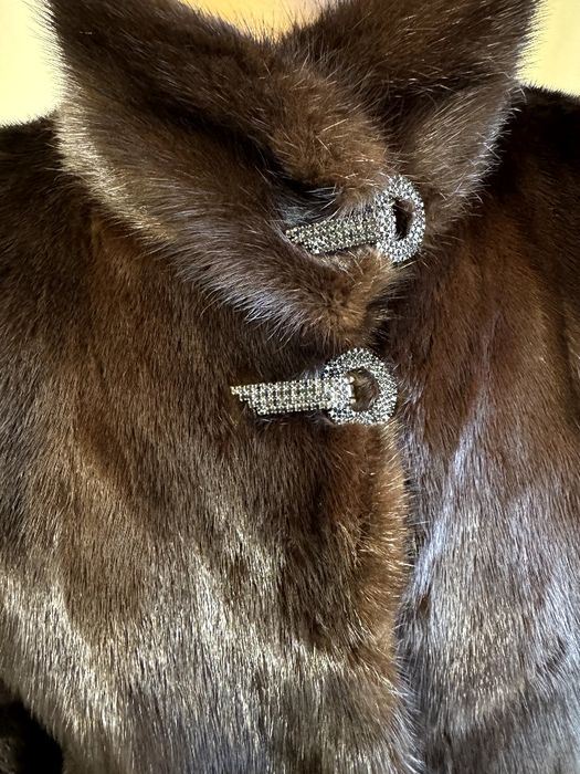 Продам норкову шубу, люкс якості