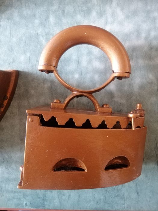 Праска вугільна ретро