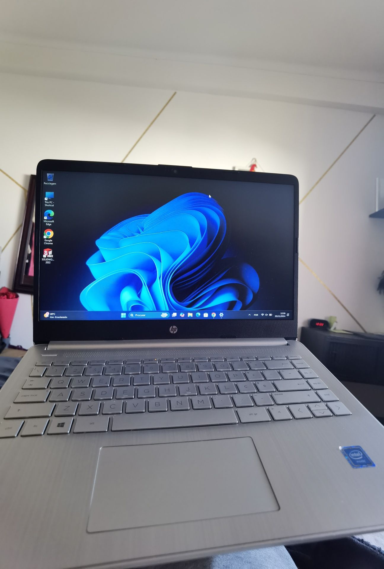 Laptop HP com Processador Intel Celeron N4000