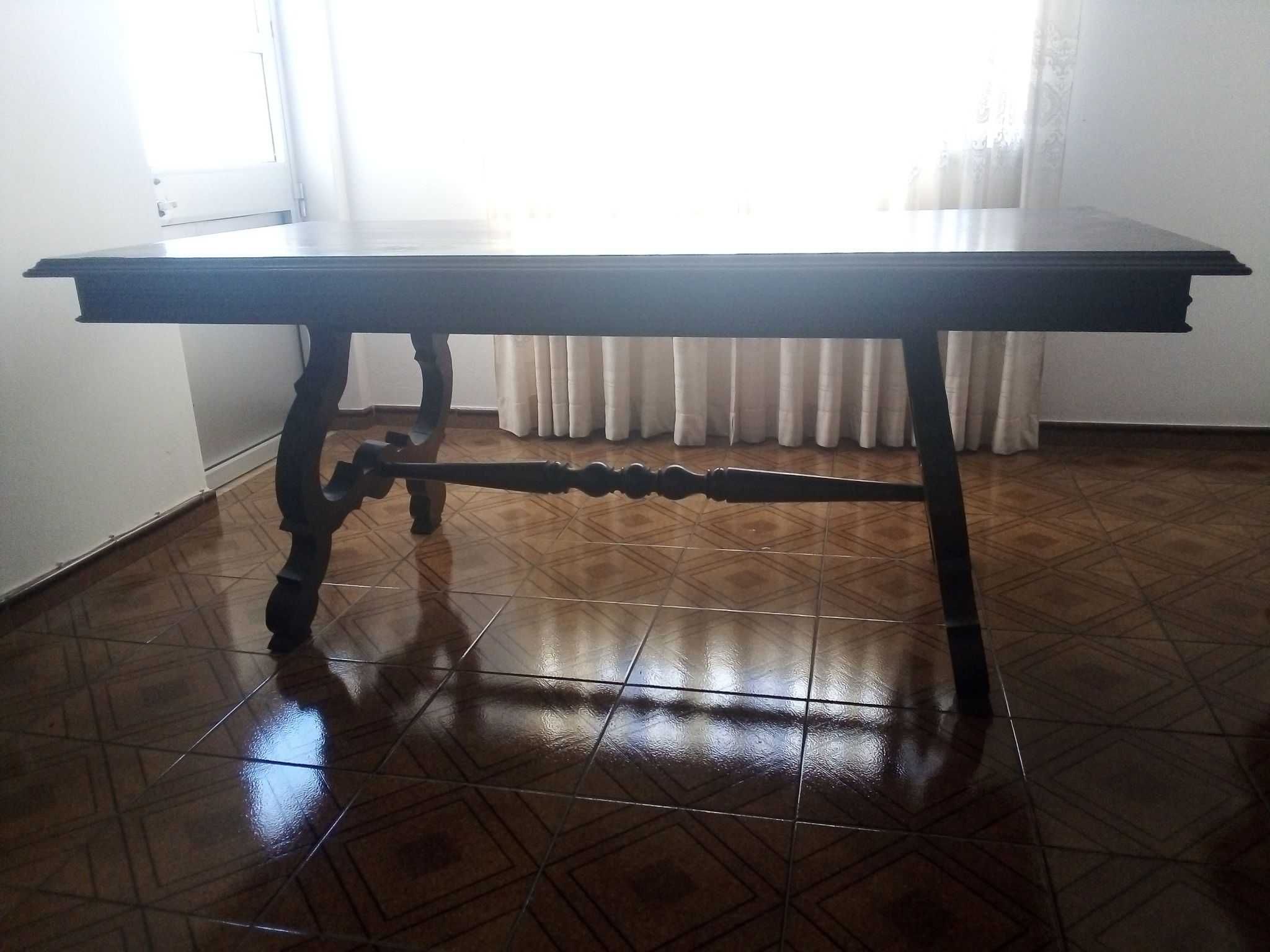 Mesa de Sala e Cadeiras