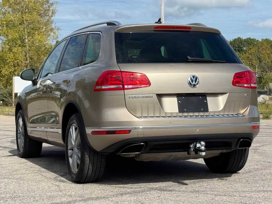 Volkswagen Touareg      2016