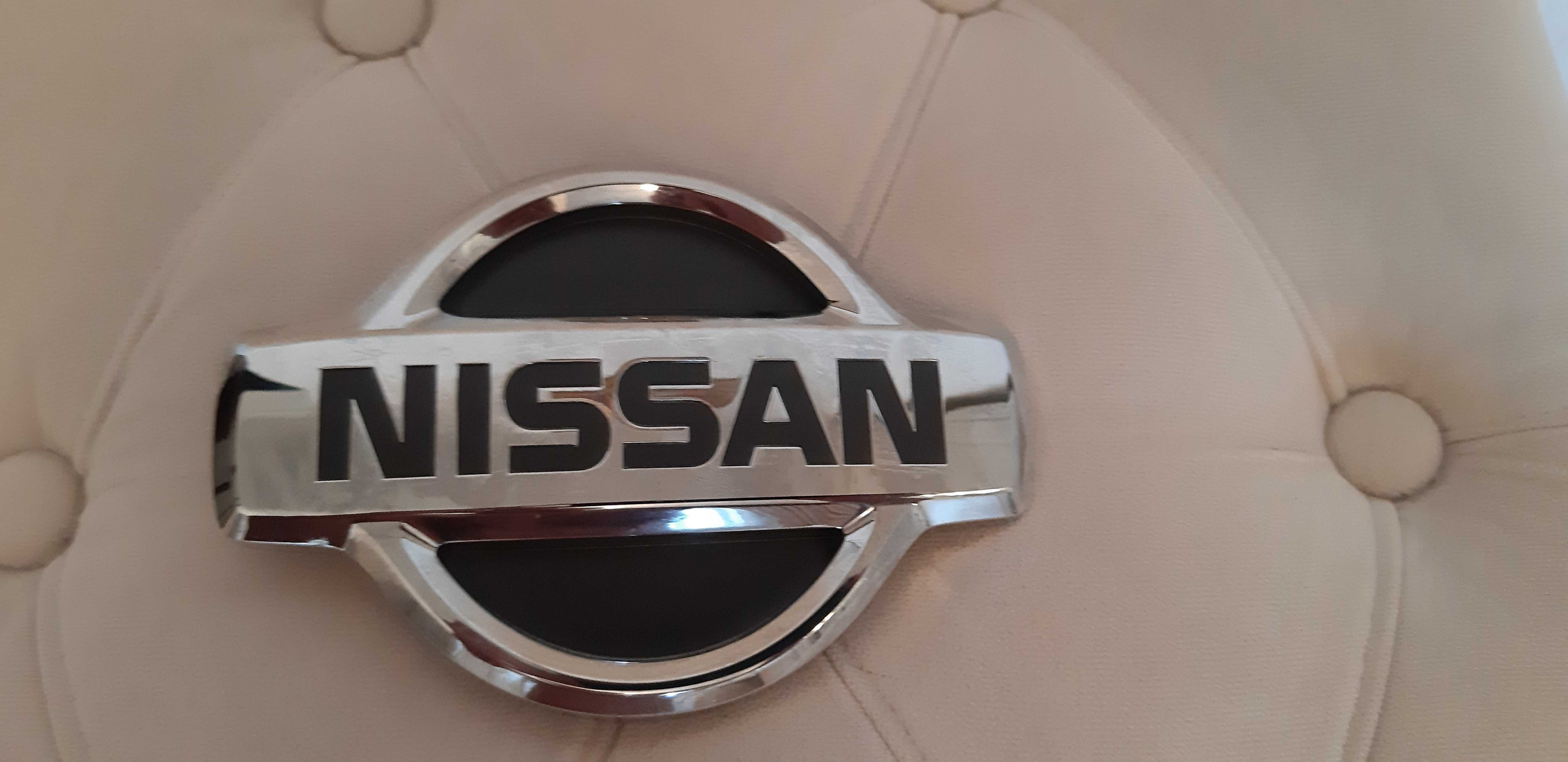 Эмблема капота с логотипом  NISSAN.  Оригинал!