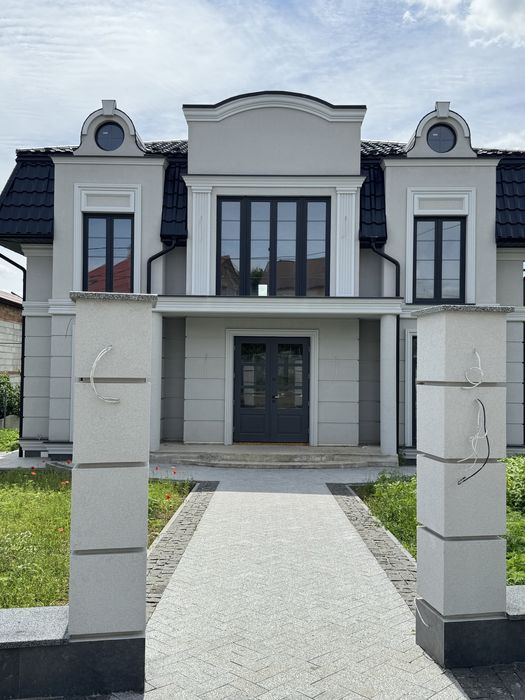 Продаж будинку Роша