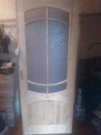 Дверь деревянная со стеклом