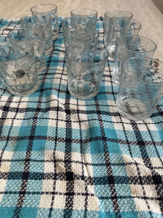 Copos de cozinha em caixa - €6 por dúzia