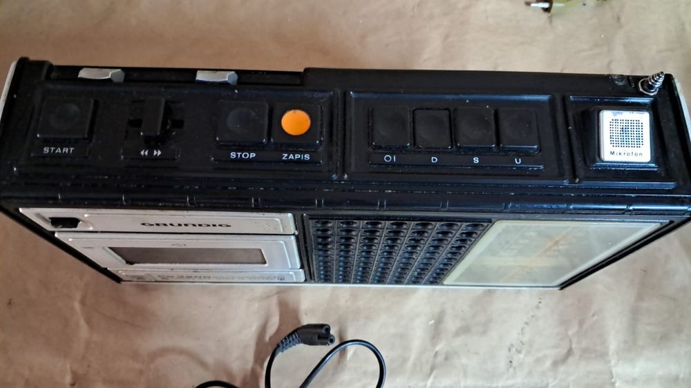 Magnetofon radiomagnetofon Grundig RB 3200 plus kasety