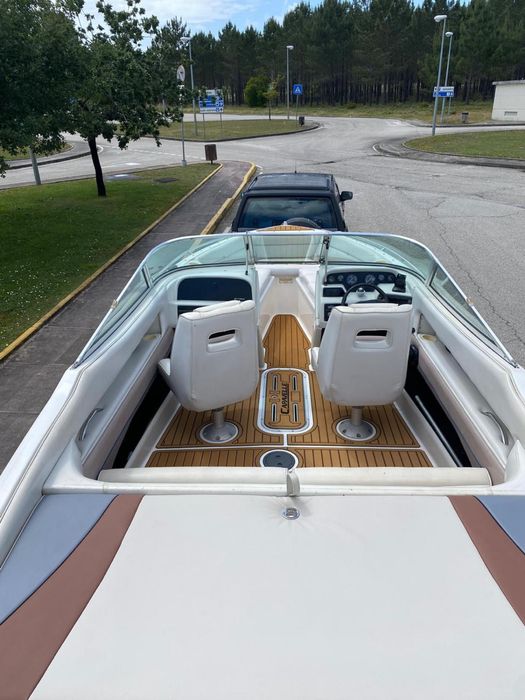Caravelle 21 - Motor mercruiser 4.3 V6 - 9 lugares