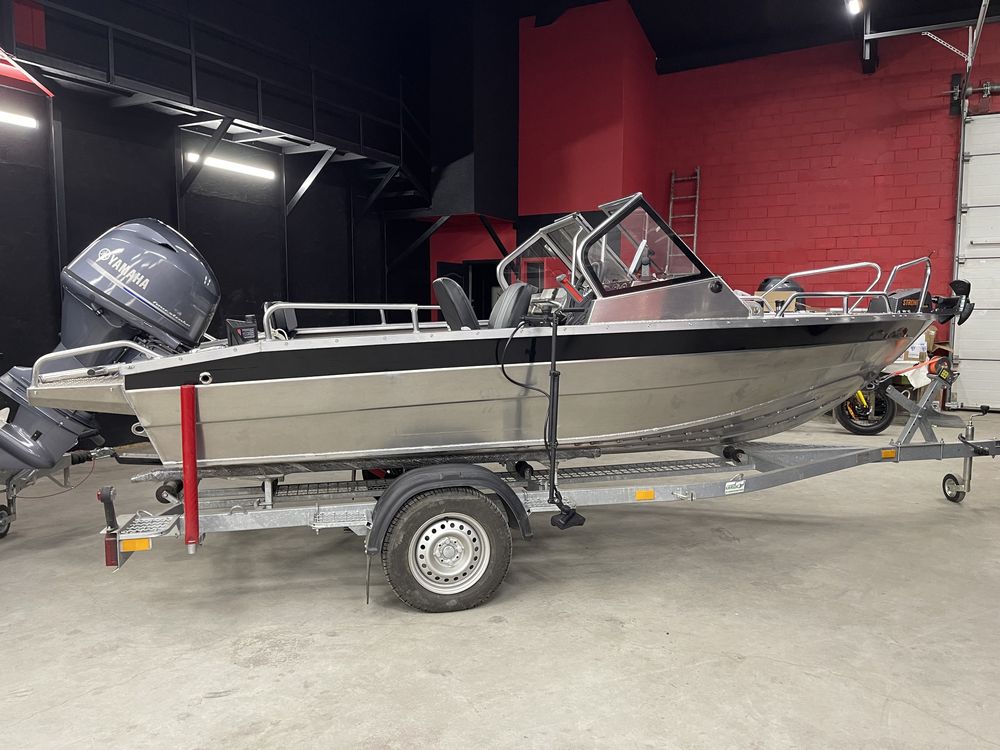 Лодка Tuna UMS 485 DC