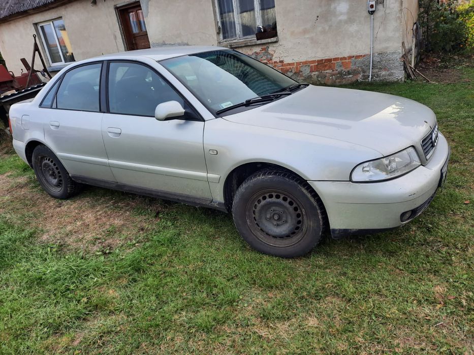Audi A4b5 uszkodzone