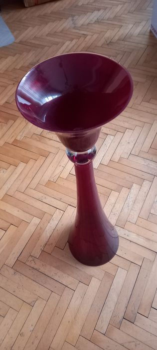 Obłędny gigantyczny wazon z czerwonego szkła