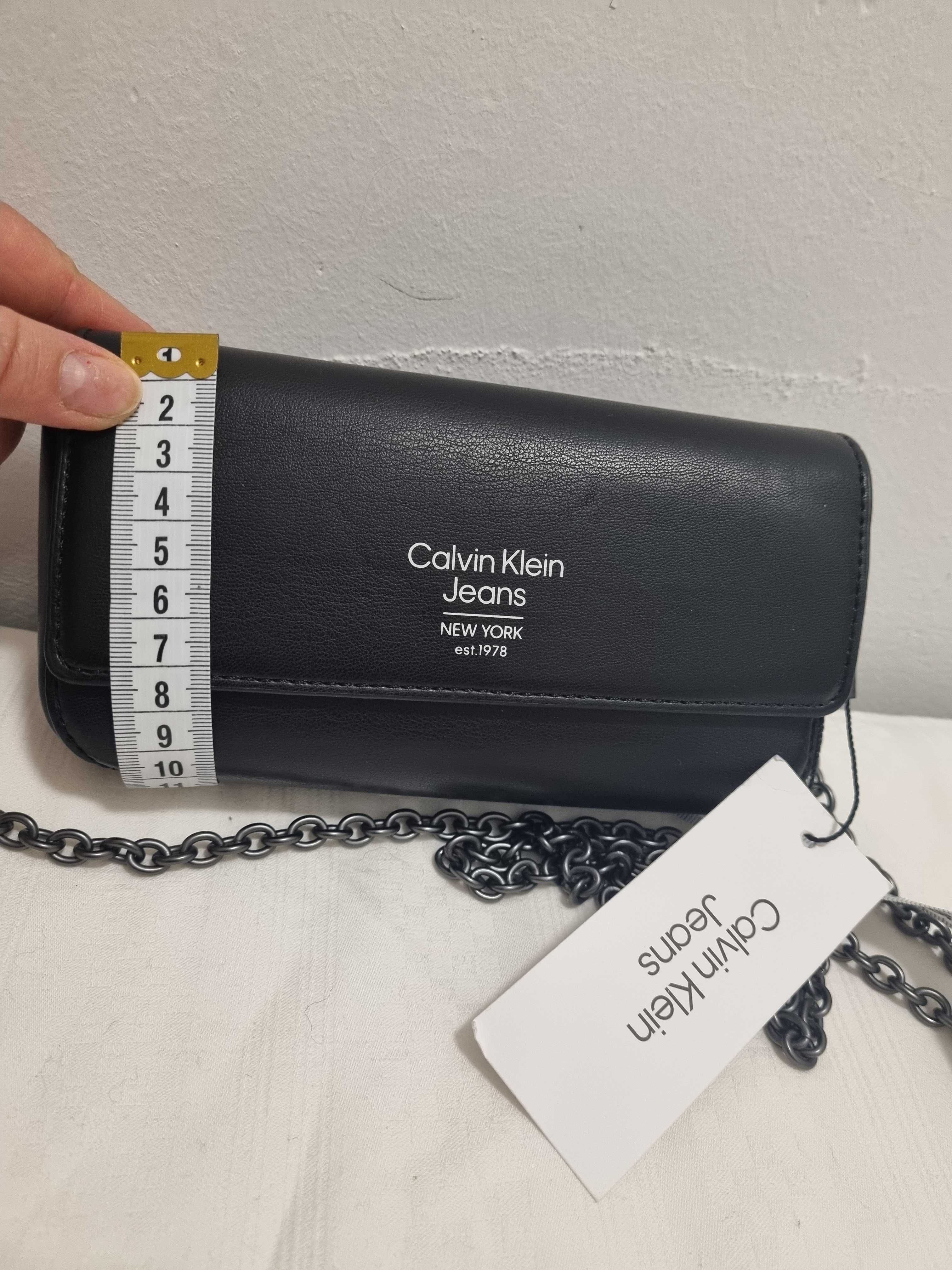 Продам оригінальну жіночу сумочку Calvin KLein