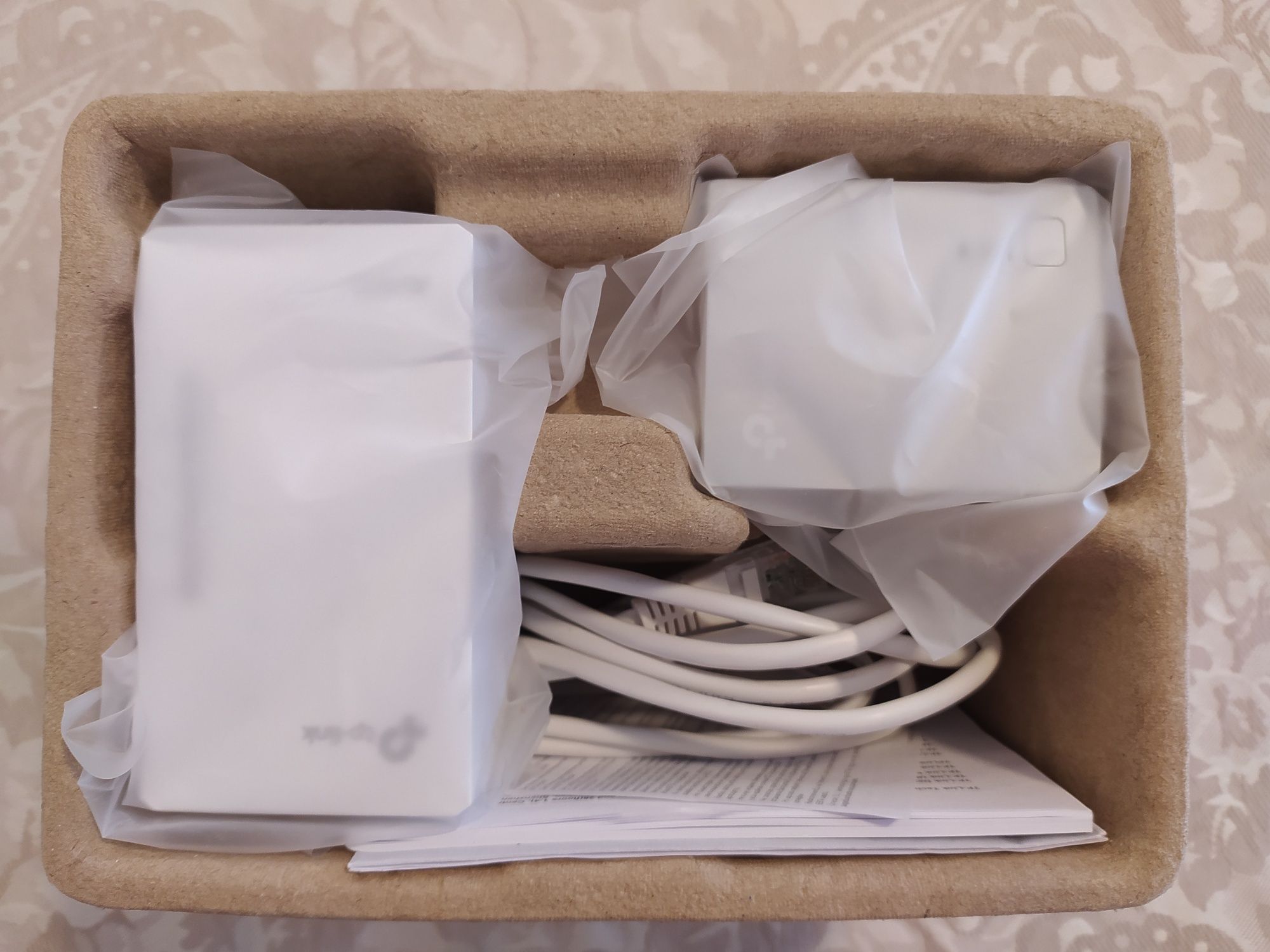Vendo Amplificador de WiFi uso rede eléctrica TP-Link