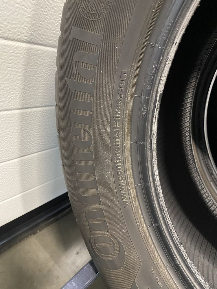 Opony letnie 215/60 R17 Continental.