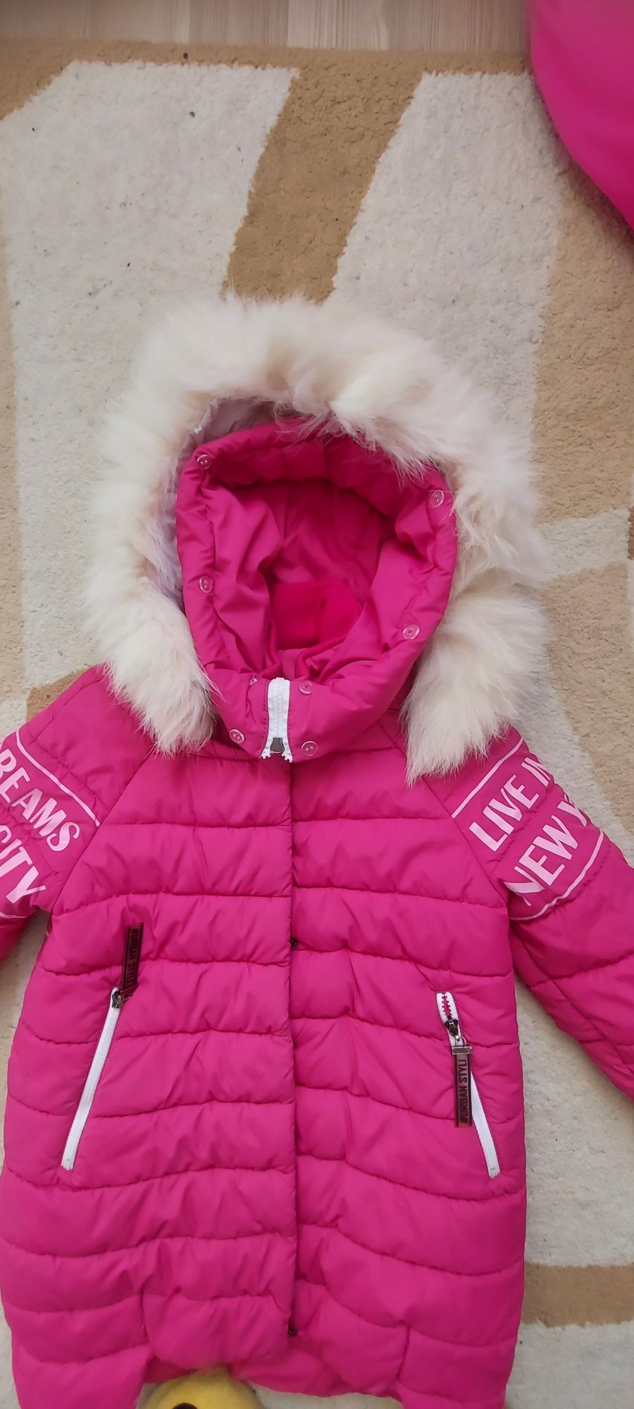 Зимова куртка на дівчинку  6-8 років