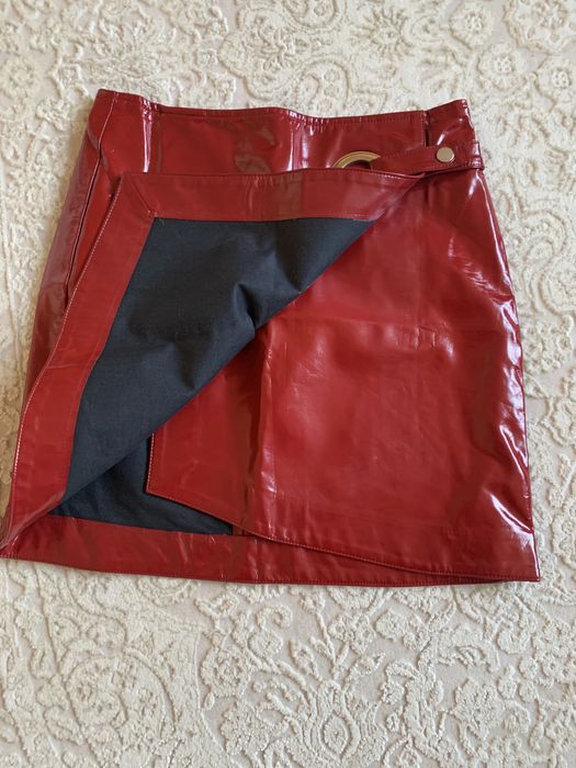 Спідничка лакова Stradivarius EUR 34 XS