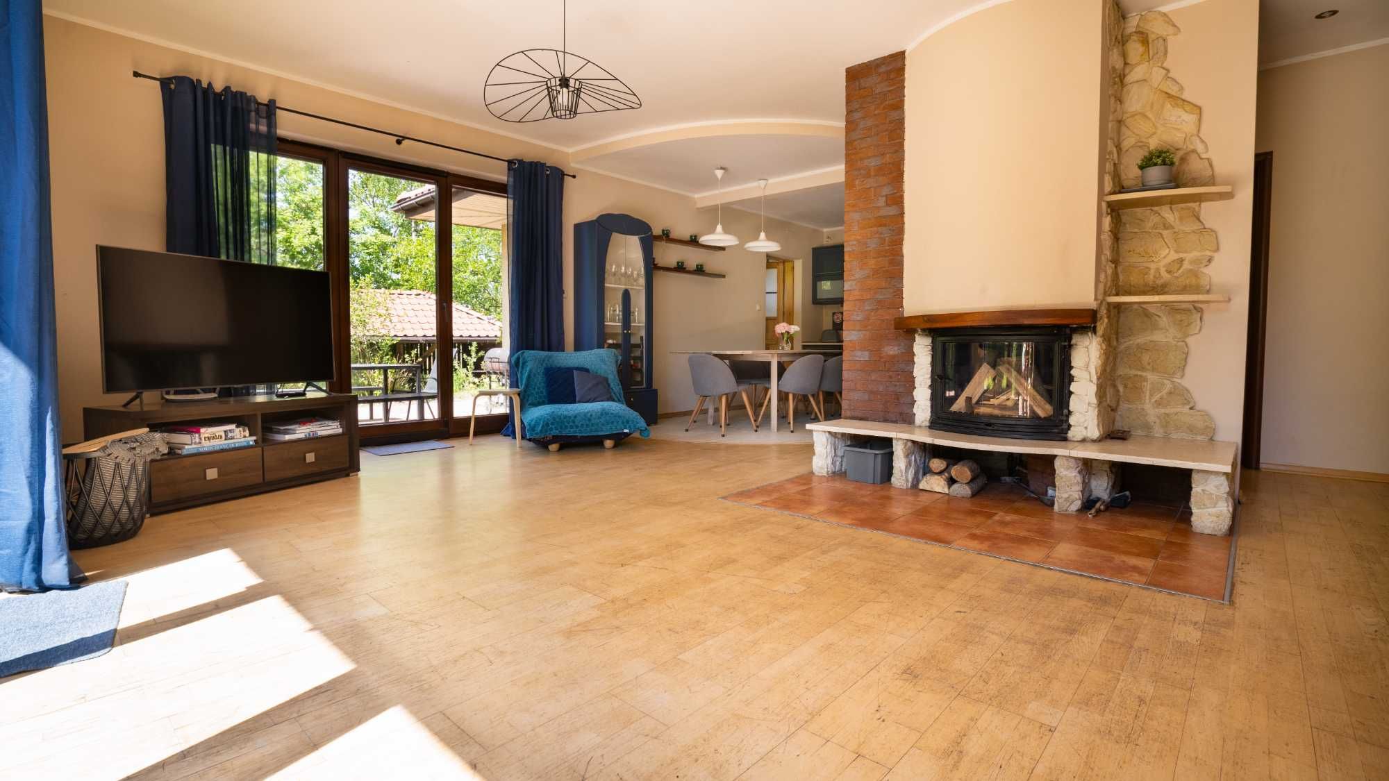 Cze Chill House - Dom na Kaszubach z sauną, jacuzzi i letnim basenem