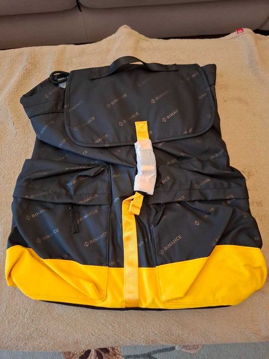 Фірмовий мерч Binance - рюкзак