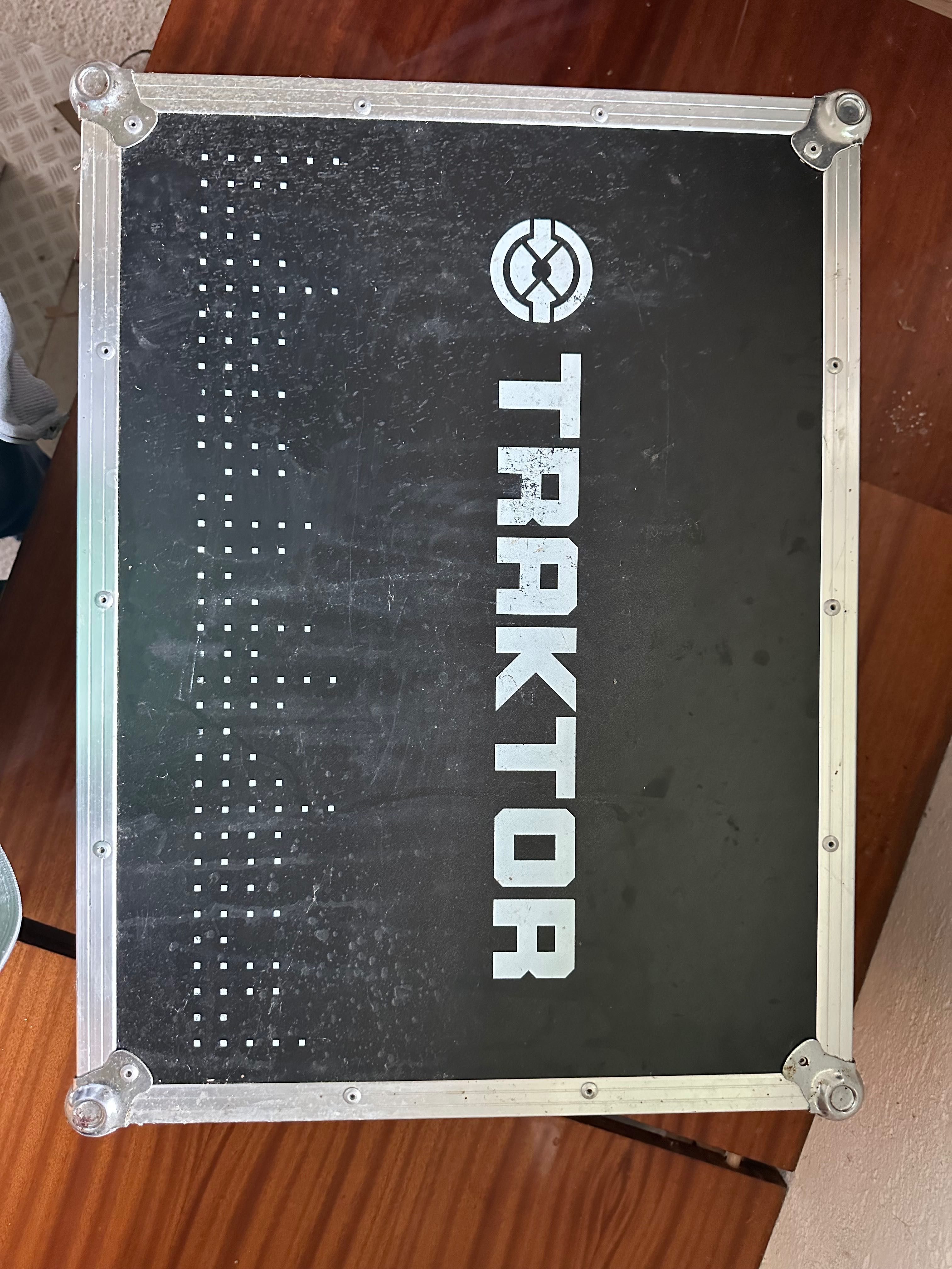 Konsola DJ Traktor S2 MK1 Stan idealny + oryginalny CASE i kable