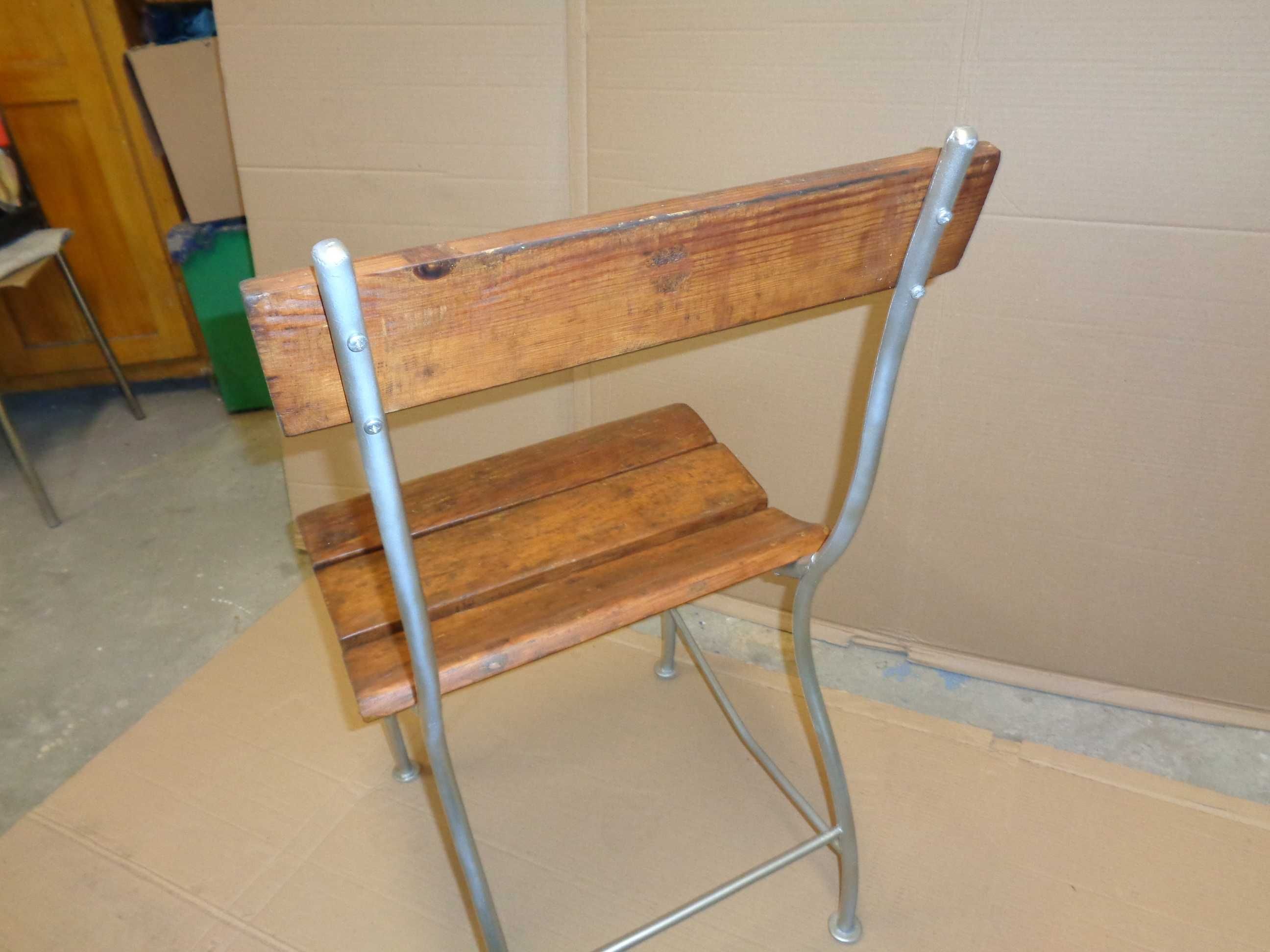 Krzesło metalowe stare odnowione