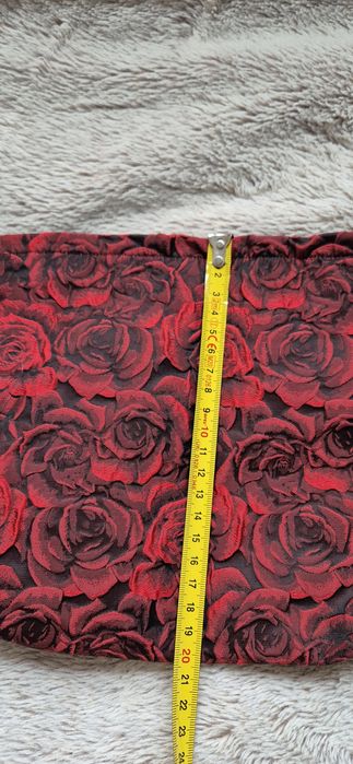 Przepiękna duża Kosmetyczka w kwiaty, róże