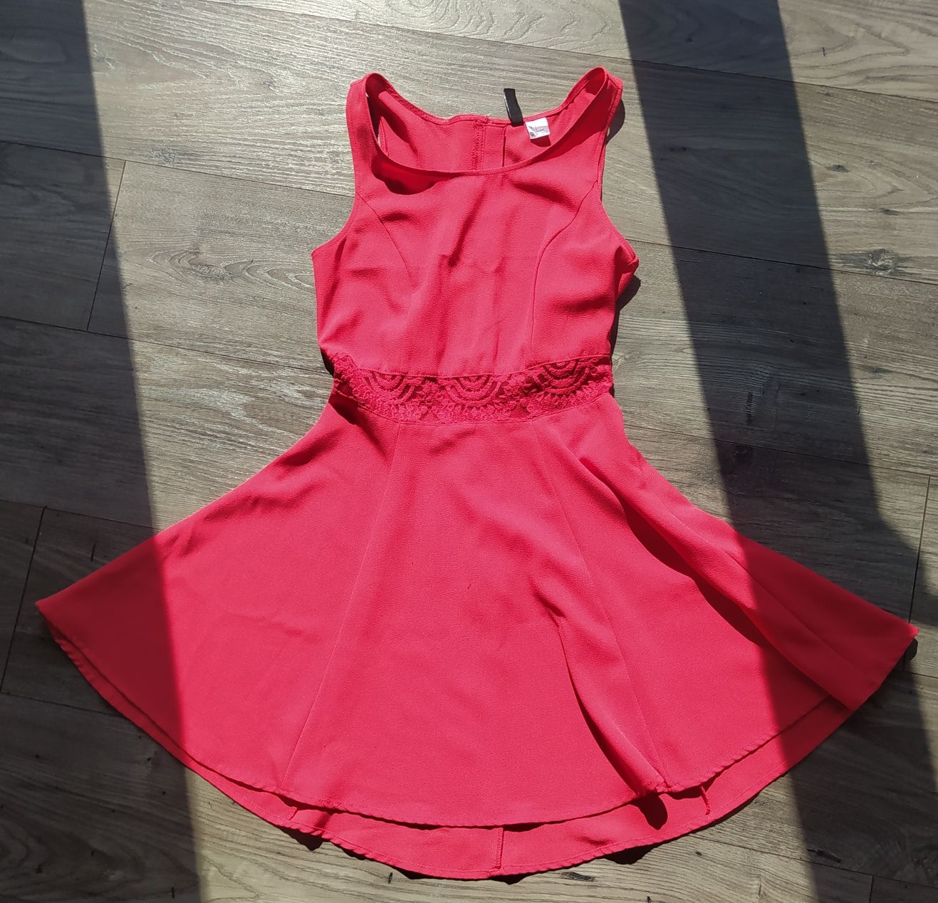 Czerwona sukienka mini bez rękawów H&M, rozmiar 36