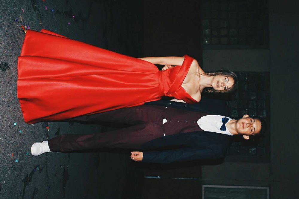 Шикарное шелковое платье