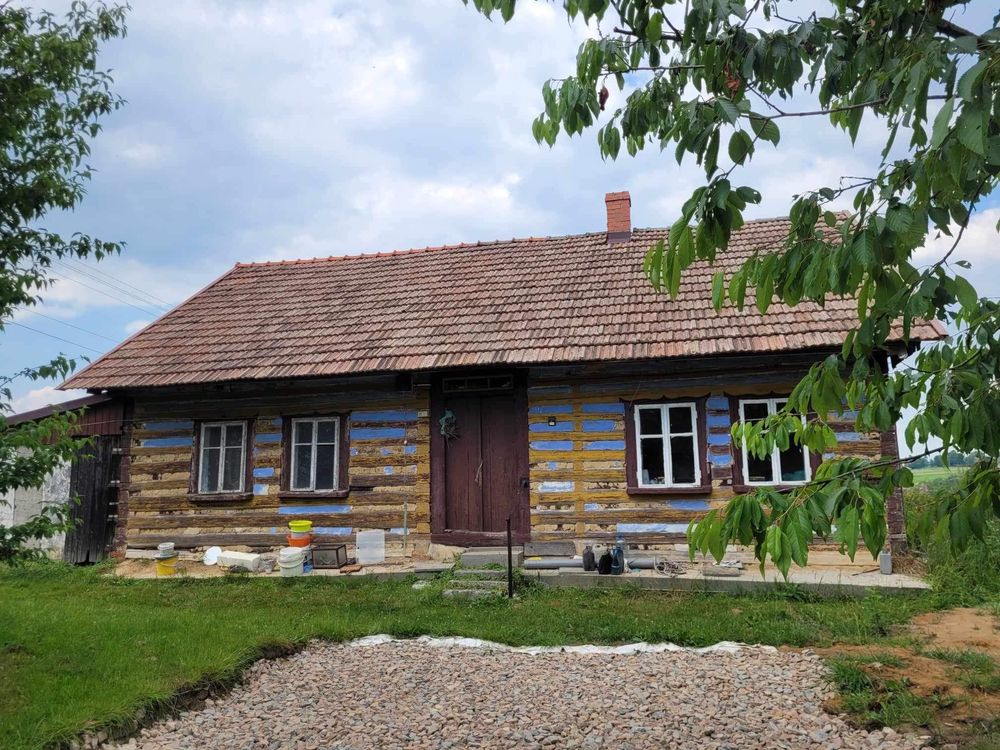 Stare belki, pozostałości z drewnianego domu, dom na części