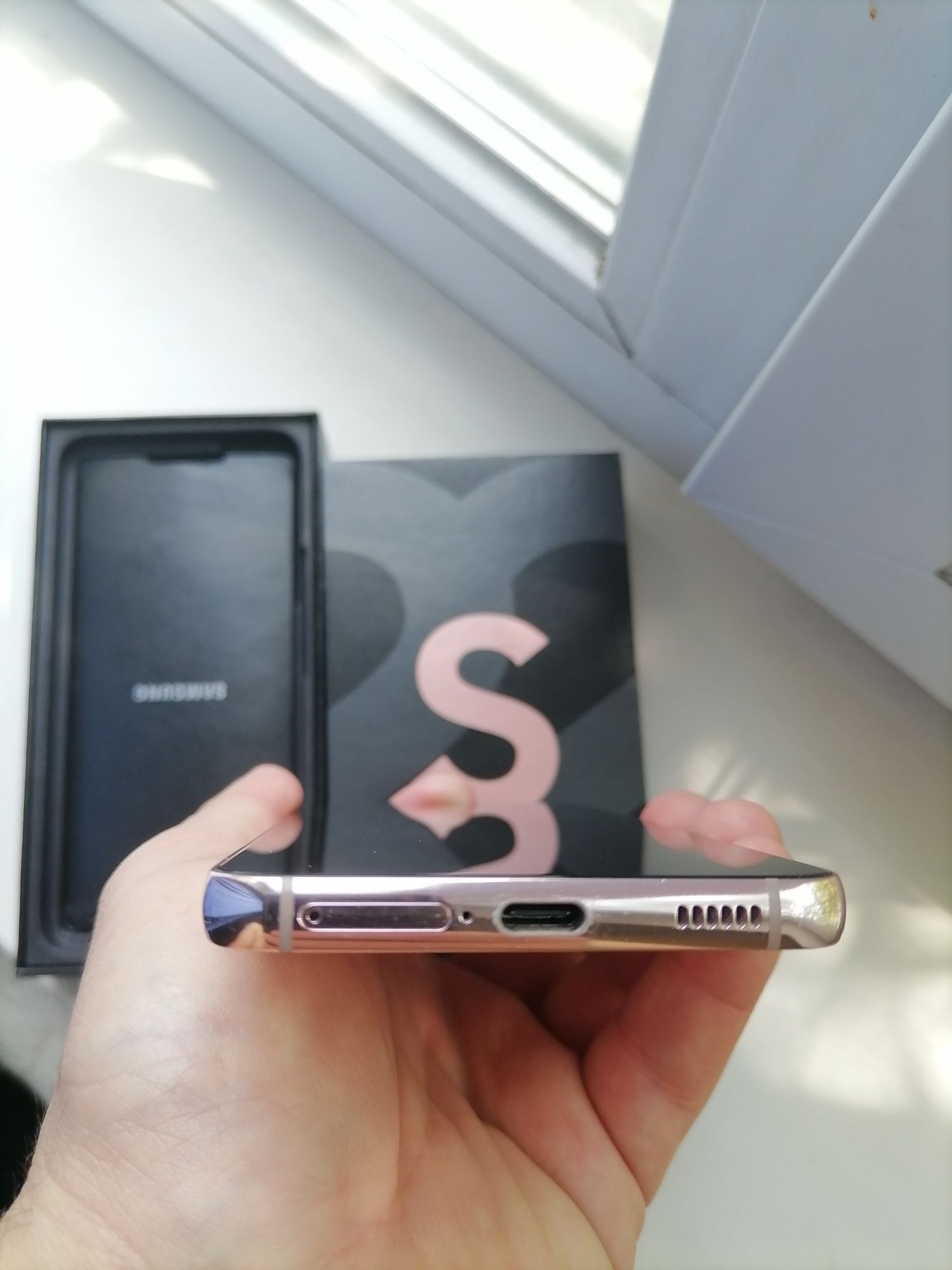 Samsung s22 8 8/128 Gold