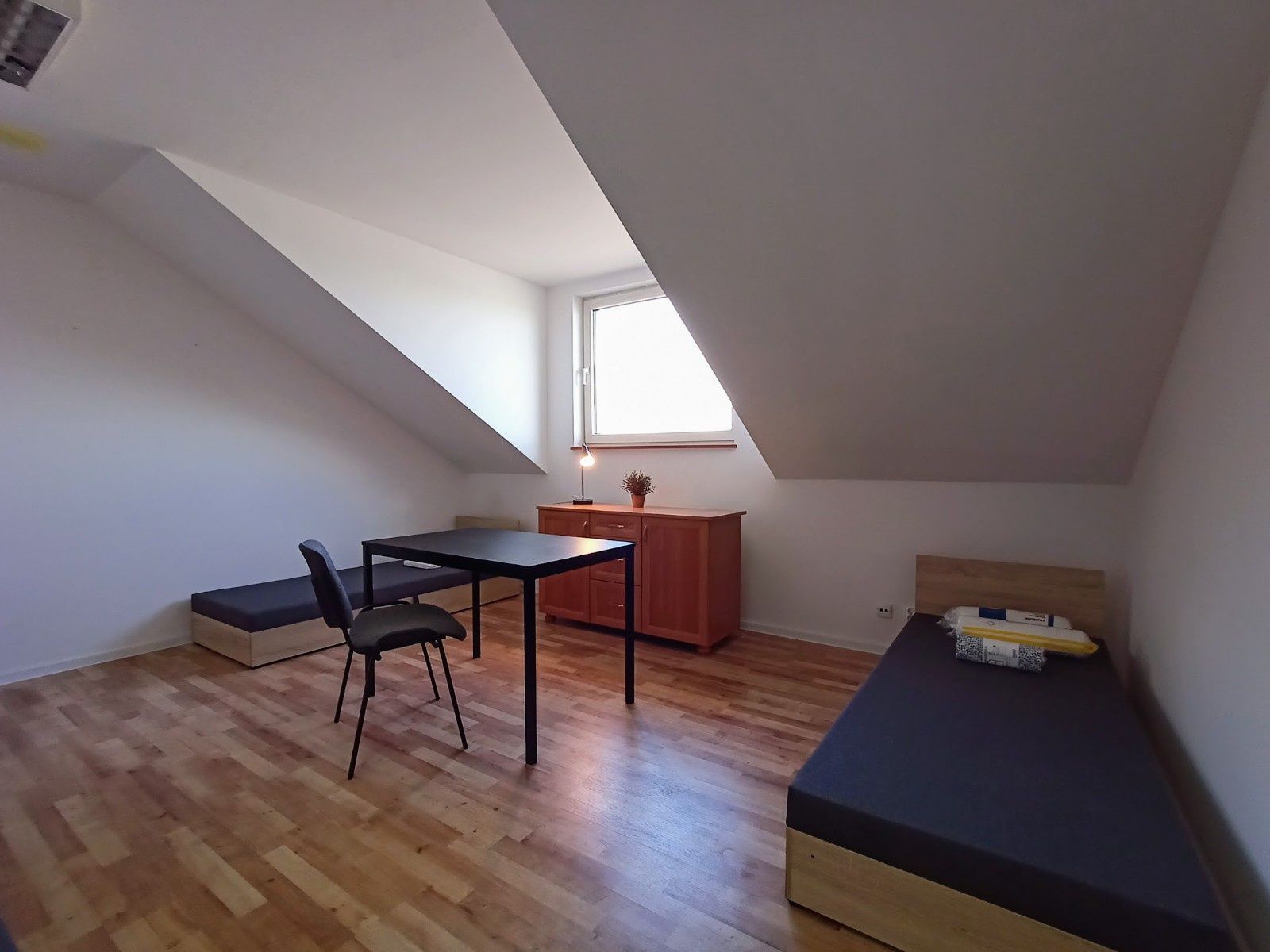 Sprzedam wyposażenie hostelu