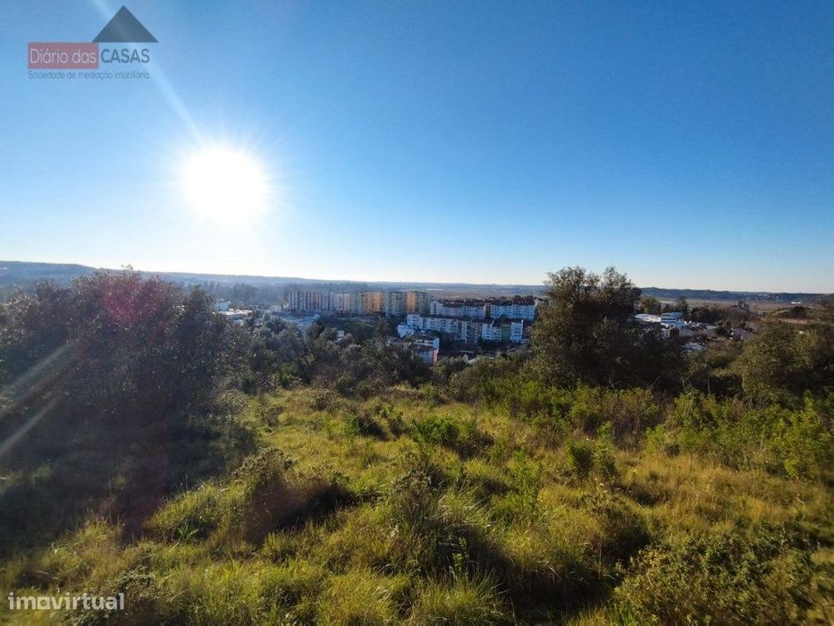 Lote de terreno com 15.300 m2 Zona Norte - Coimbra (Portugal)