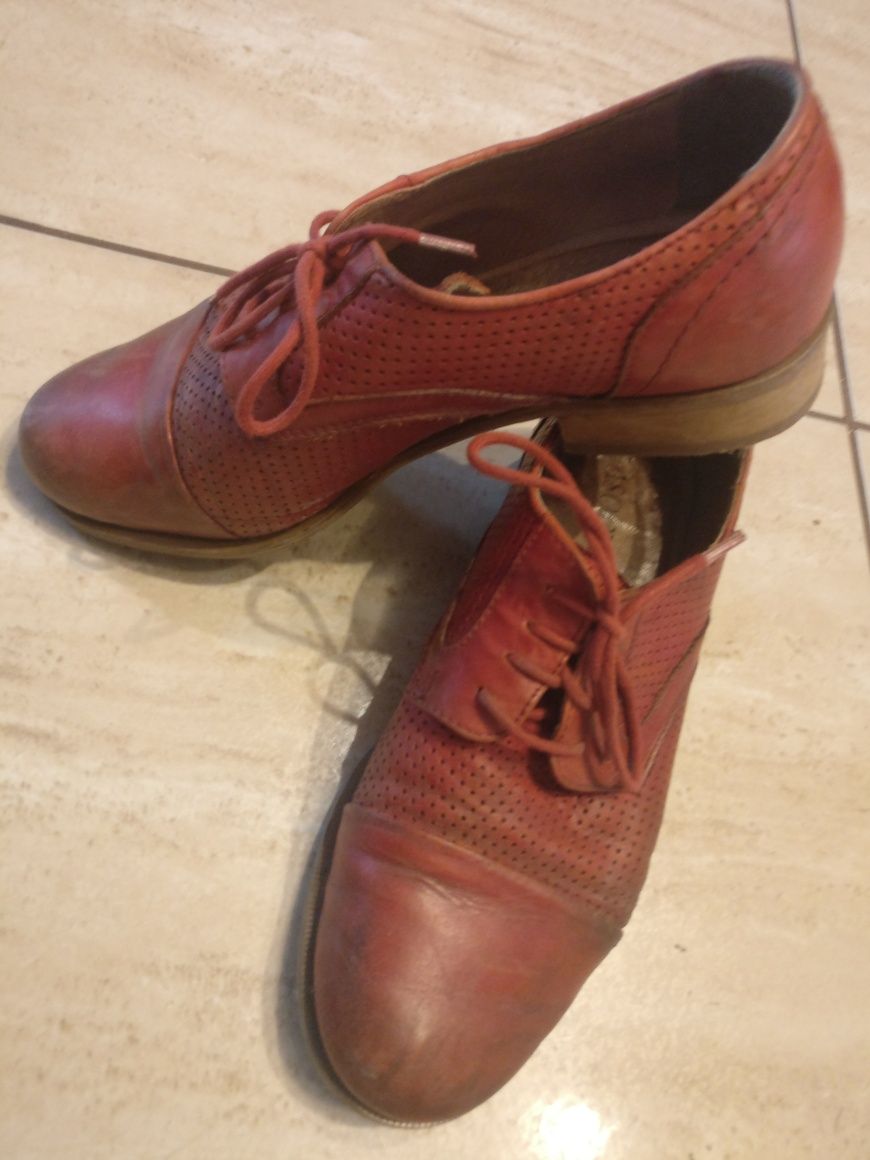 Buty skóra czerwone Lasocki półbuty damskie 37