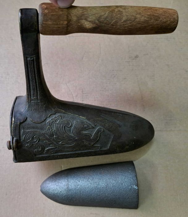 Żelazko mosiężne z lwem + dusza