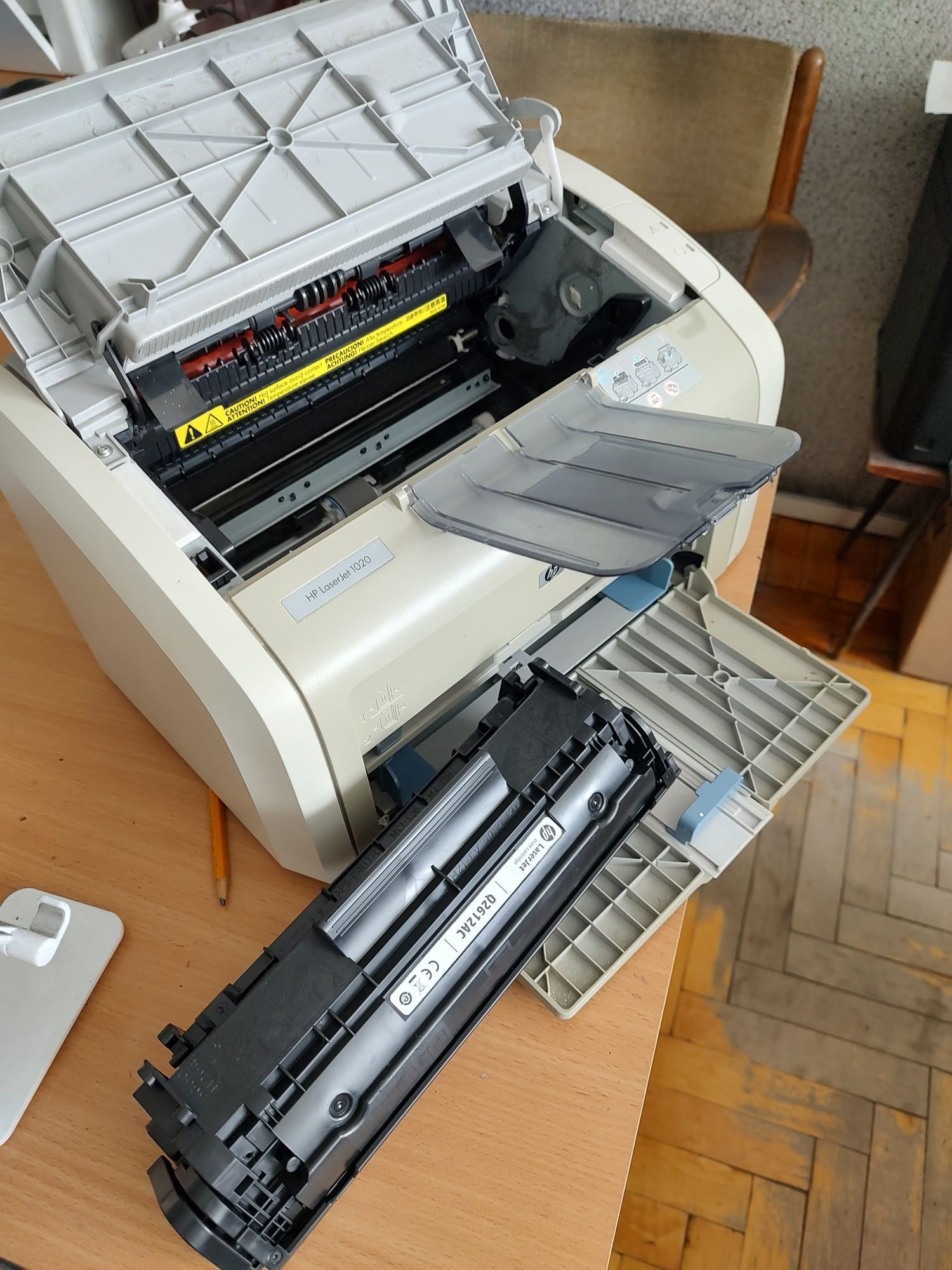 Принтер лазерний HP laserJet 1020