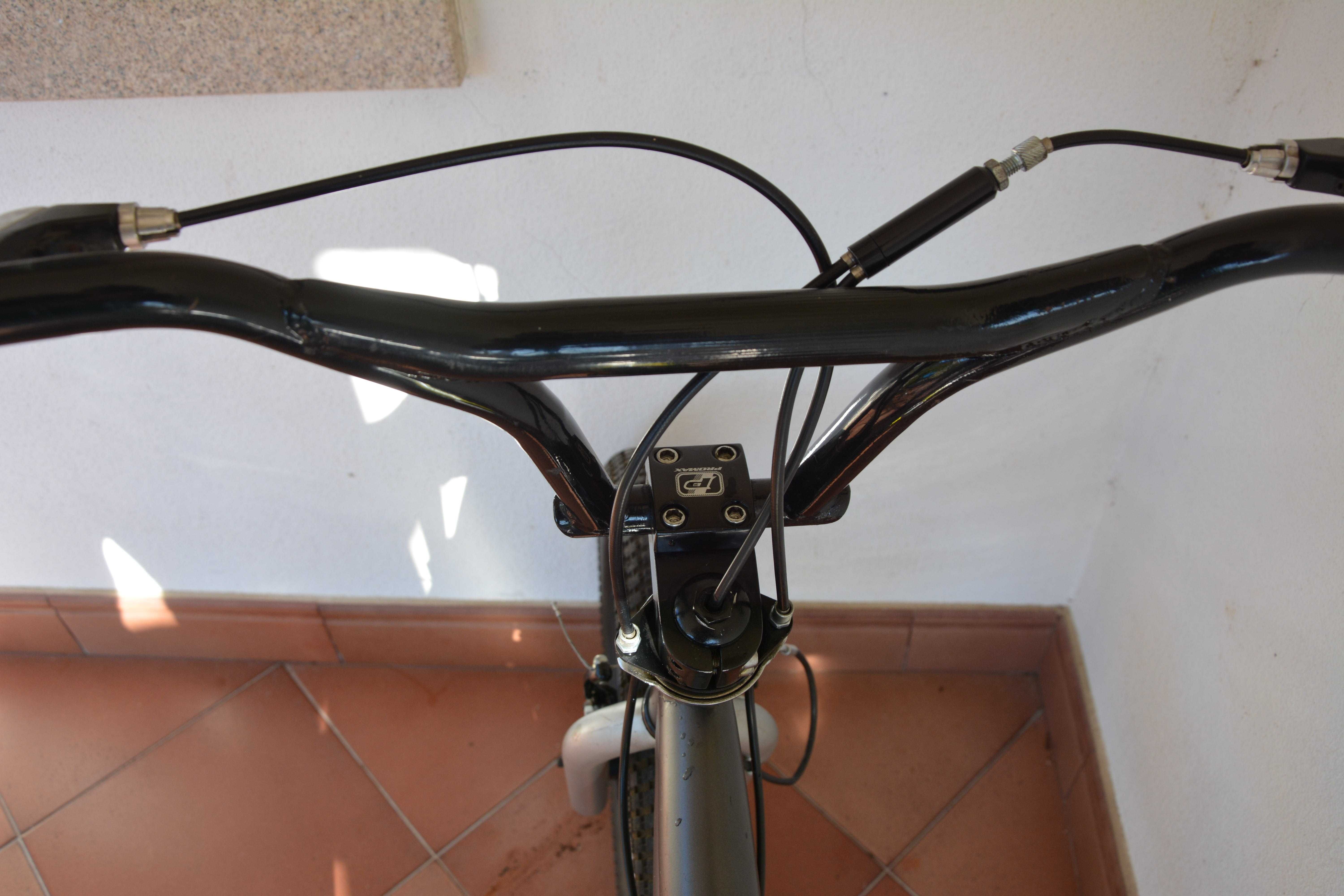 Bicicleta BMX como nova