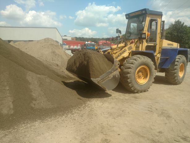 Kliniec skalny kamień grys na parkig drogi żwir piasek kostka brukowa