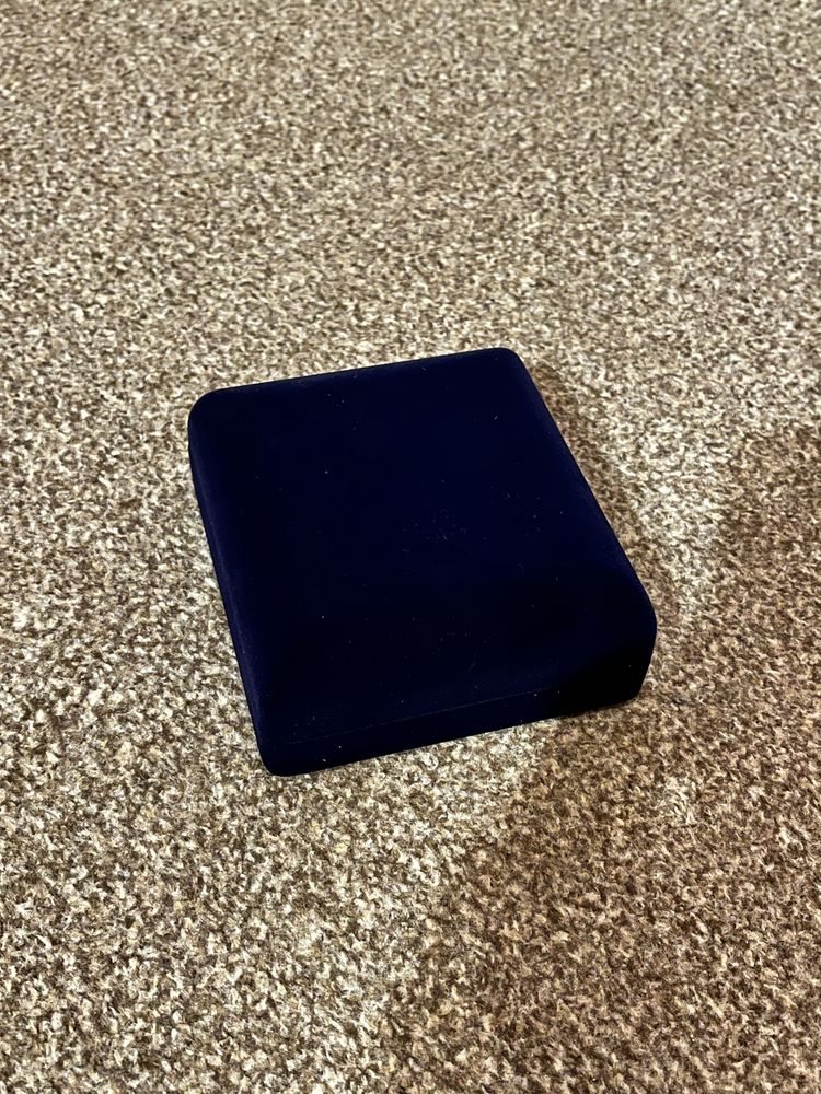 Kaseta, etui na monety, piekny stan, miekkie wykonczenie