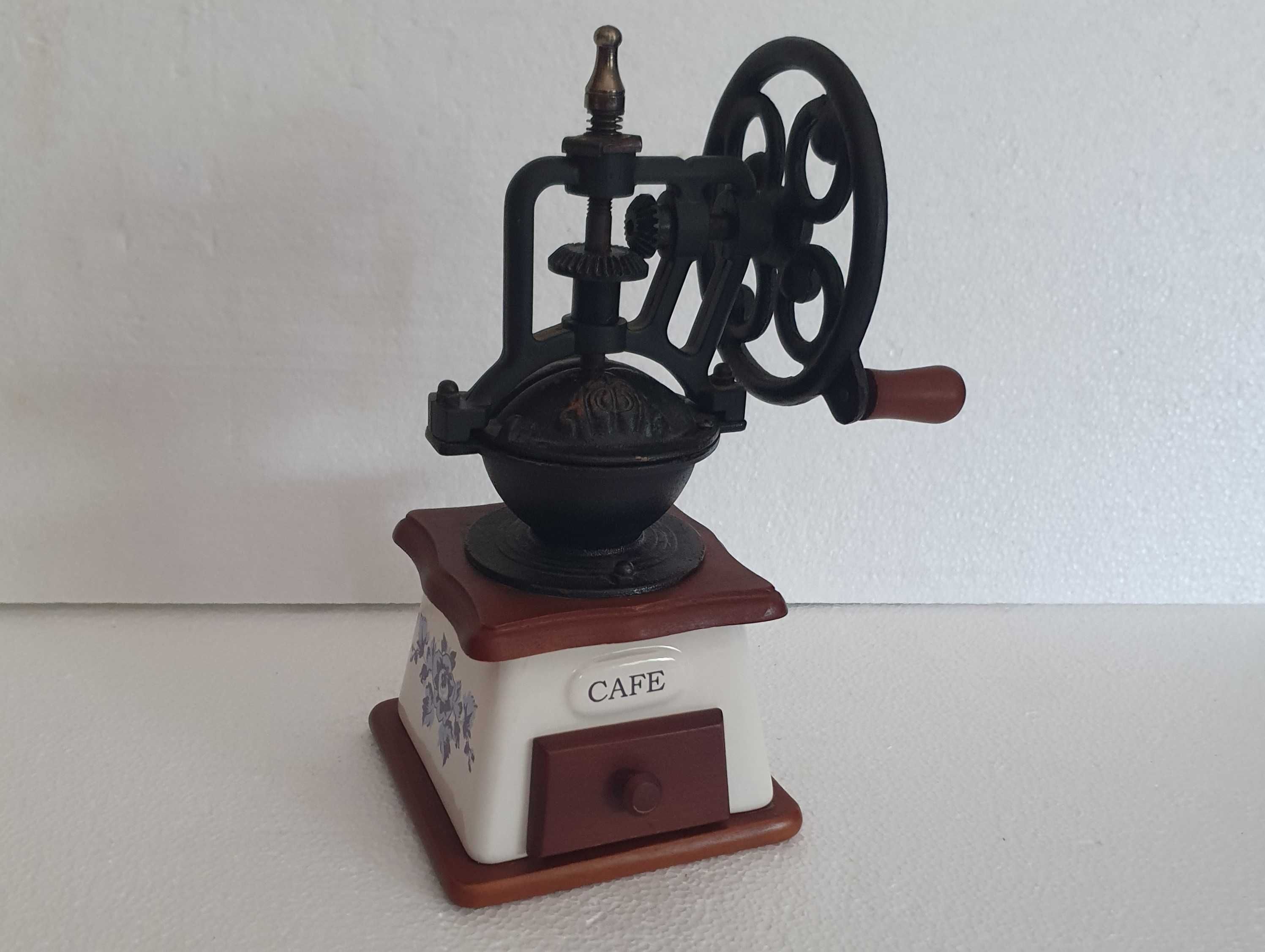 Magnífico Moinho de café manual, vintage e como novo