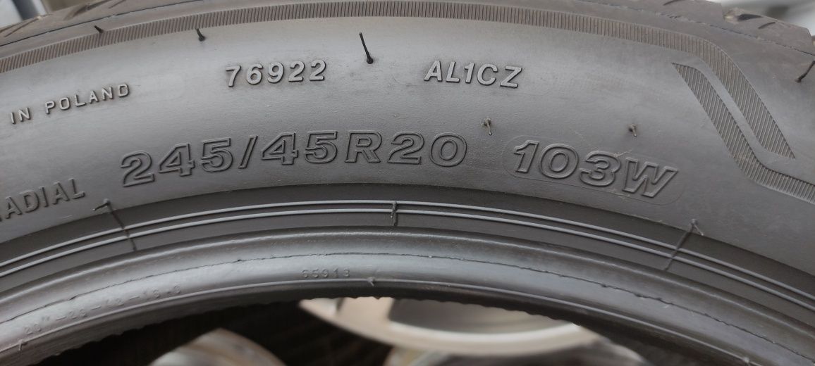 Шини/ резина різноширокі 275/40  & 245/45 R20   BMW X4