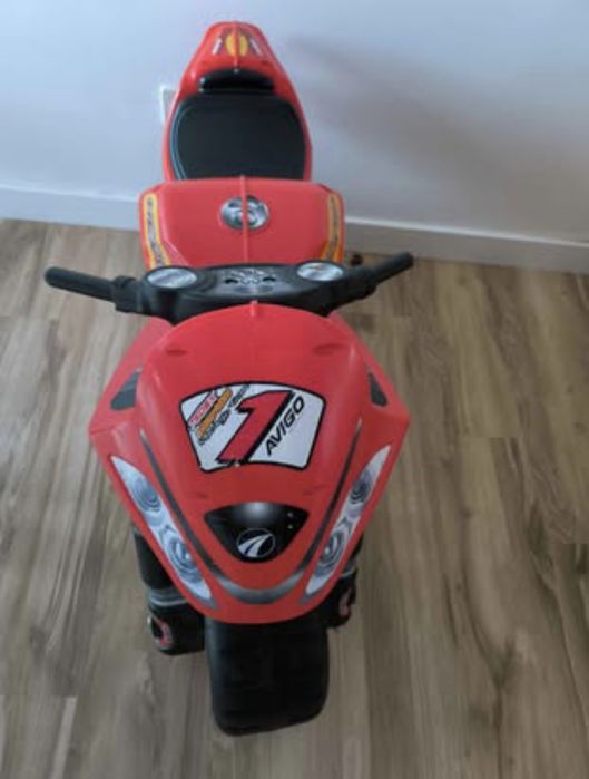 Mota tipo triciclo para criança SEM motor. Ideal para prenda