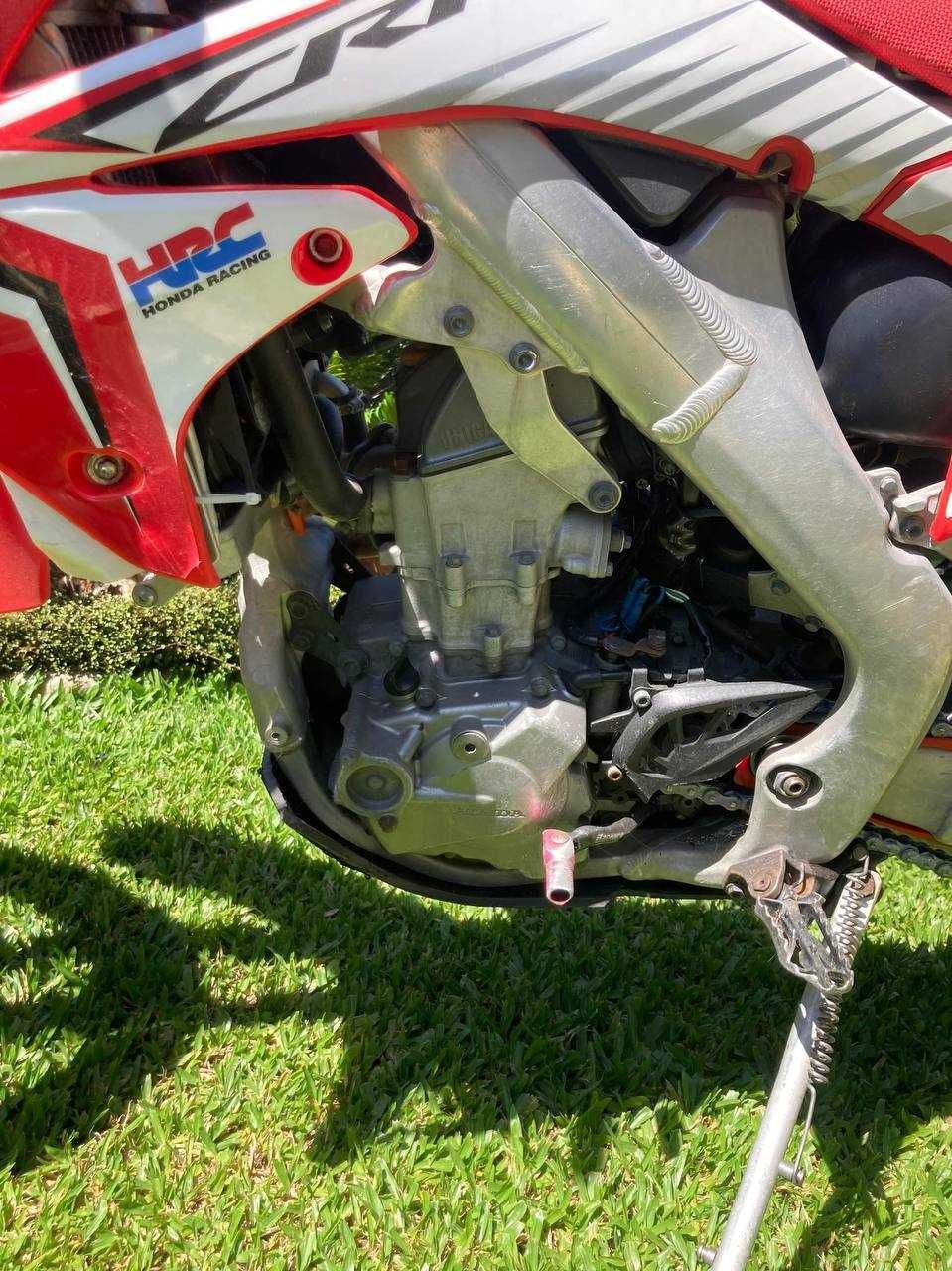 Vendo Honda CRF 250 R