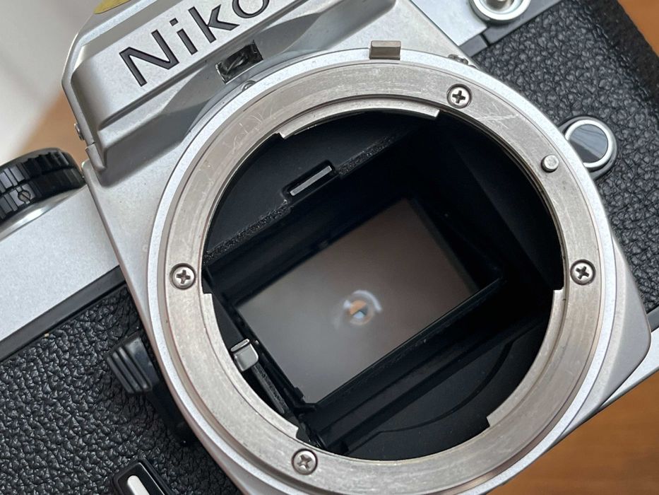 Aparat analogowy Nikon FE